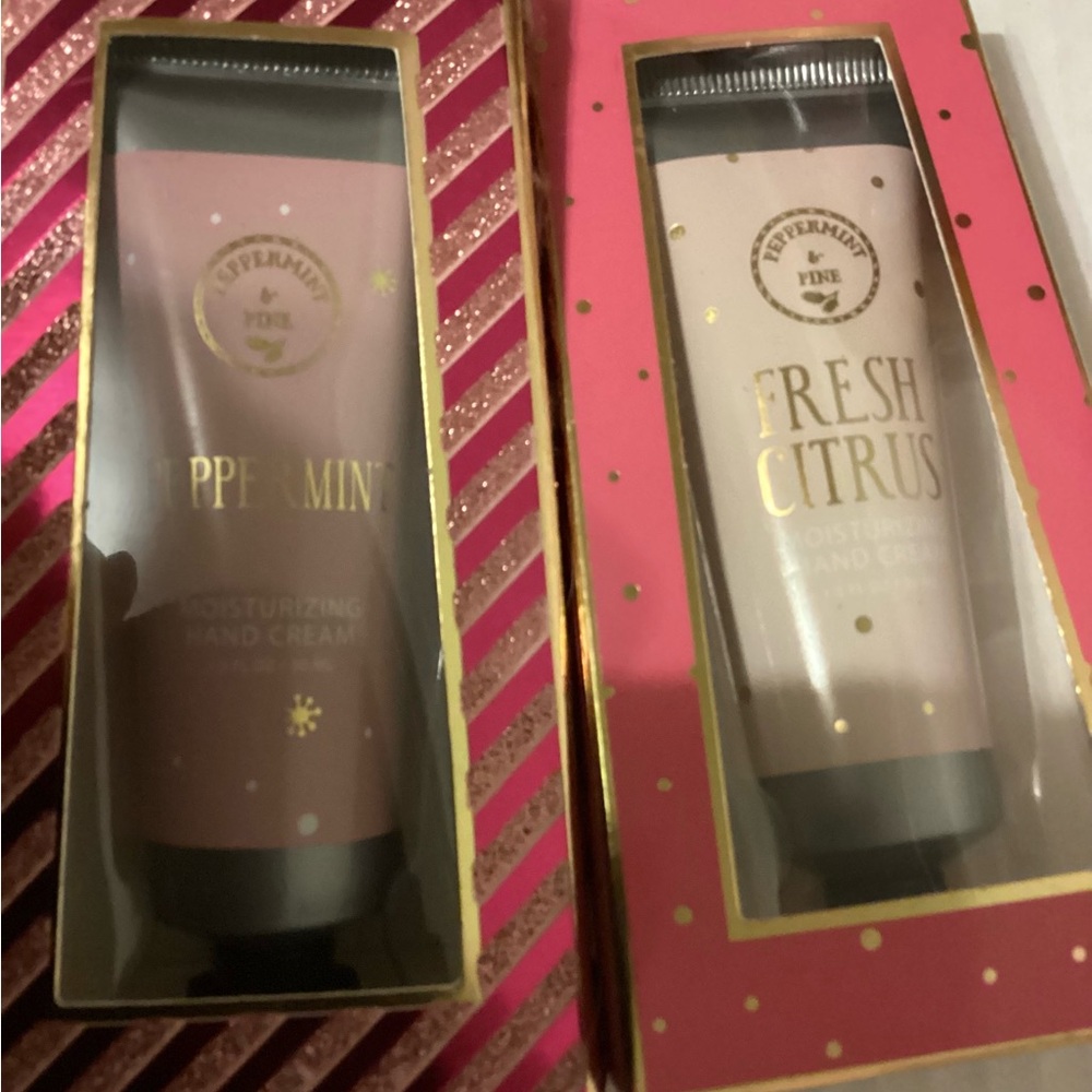 NWT wrap towel Estée Lauder makeup bag & 2 Peppermint & Pine Lotions Bundle - Picture 4 of 8